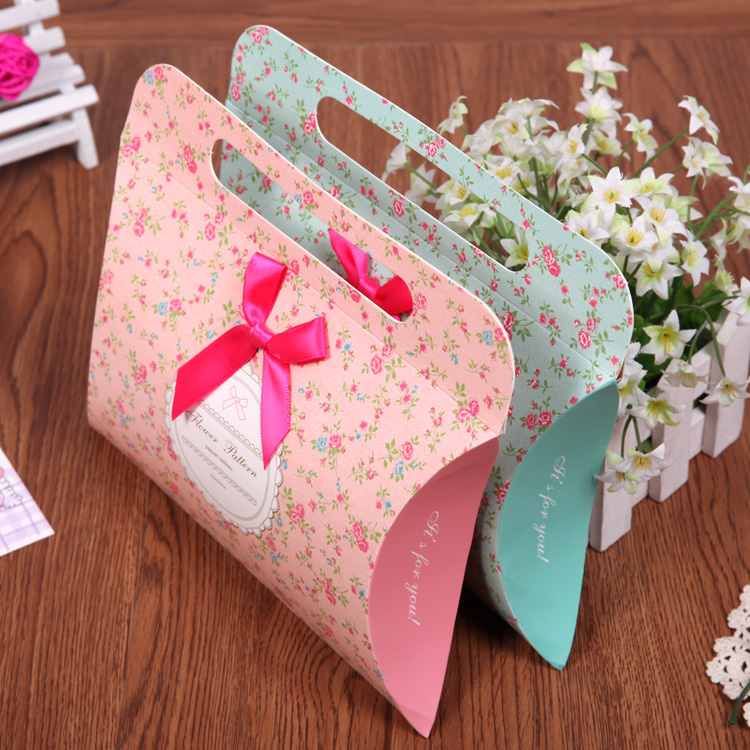 9 Models Of Beautiful And Unique Gift Bag Paper Carrier manufacturer